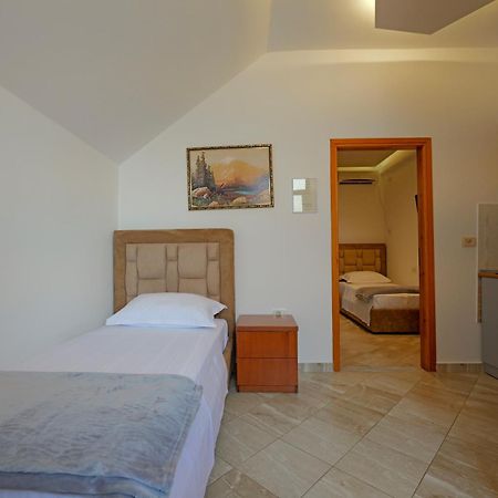 Hotel En Ad Ksamil Exterior foto